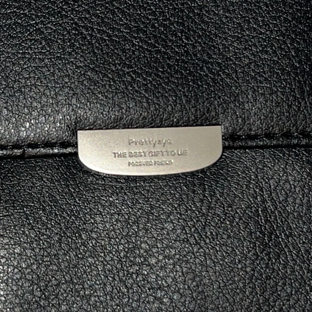N/A prettysys wristlet